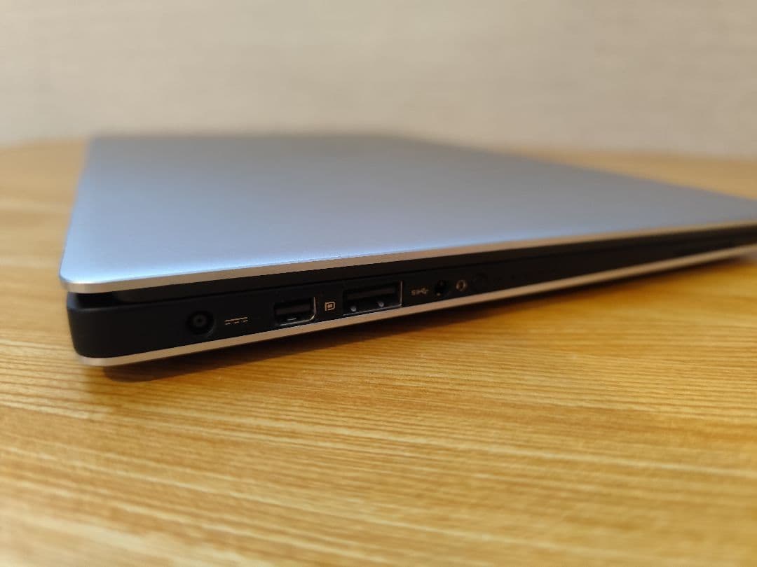 DELL XPS 13 ノートPC Intel Core i5 8GB RAM