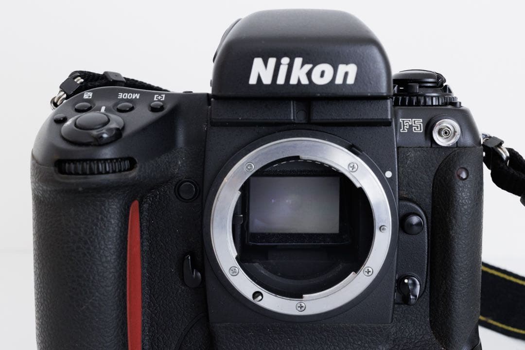 Nikon F5 一眼レフカメラ　ボディ 中古　通電確認済み