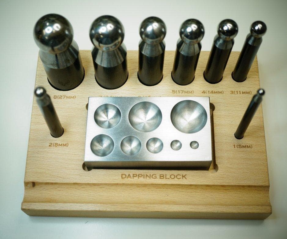 依頼者　矢坊主８本　+　サイコロ台　コンチョ　リング　ベル