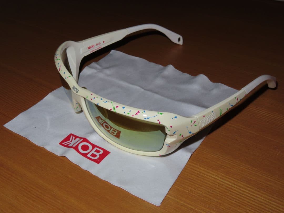 イヨケン/KIOB/Bin5/ホワイトスプラッター/イーズグリーン/ゴールドM