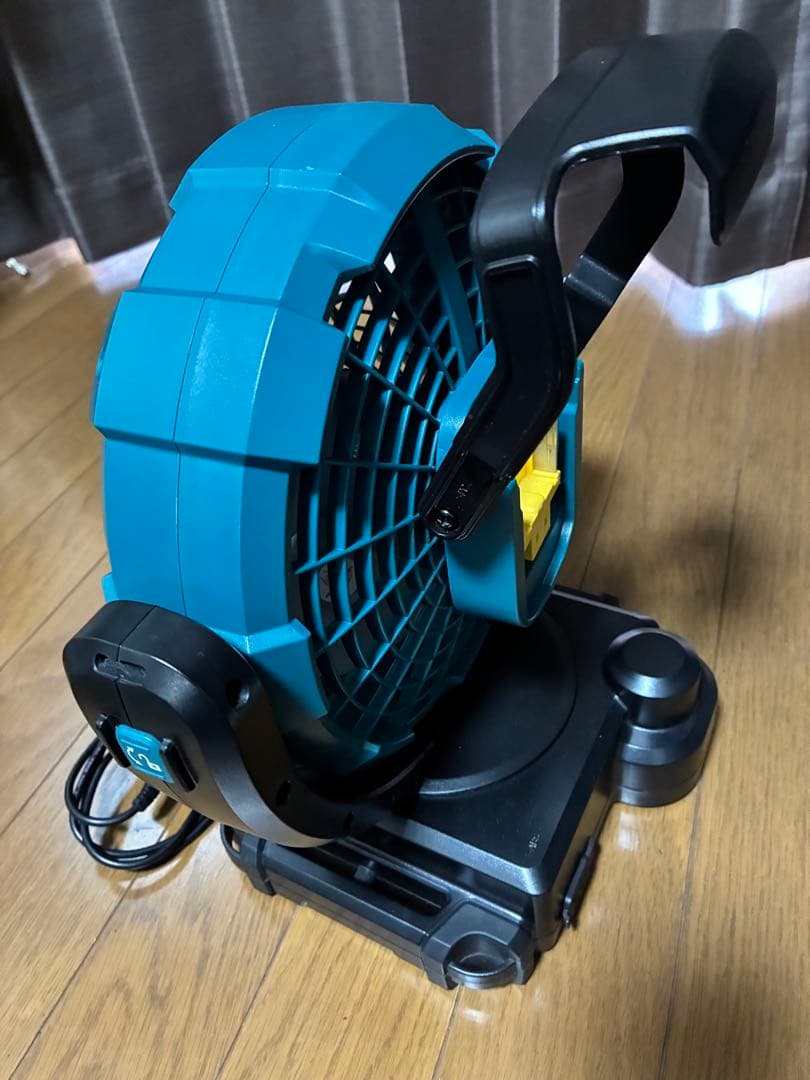 マキタ 充電式扇風機 CF102DZ 18V6Ahバッテリー2個 充電器セット