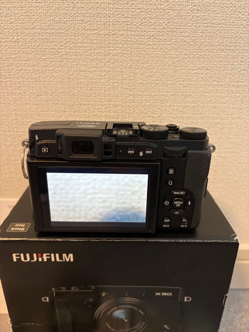 【値下中】FUJIFILM X30 コンパクトデジタルカメラ　美品