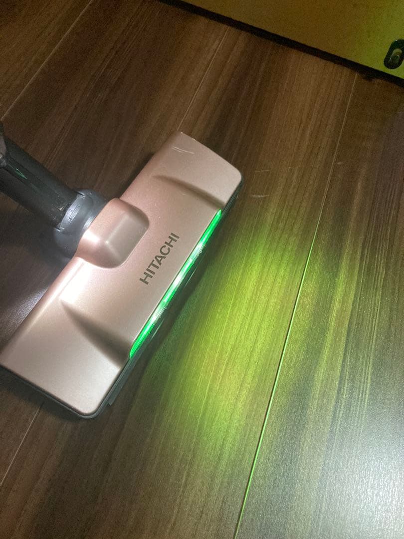 HITACHI コードレスクリーナー 掃除機　PV-BHL4000J