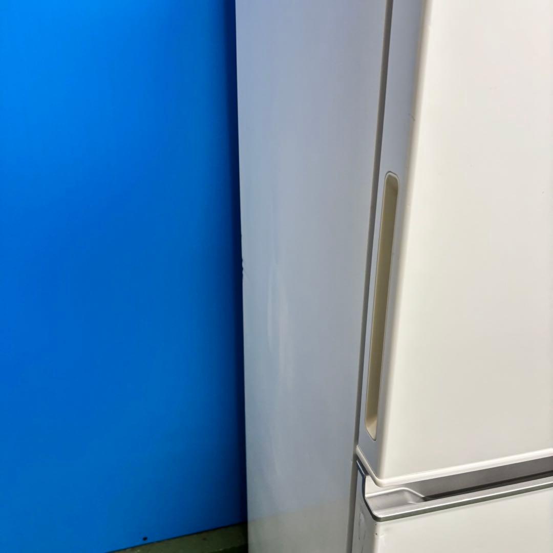520 ハイセンス　大型冷蔵庫　200L強　小型　1〜4人暮らし用　右開き
