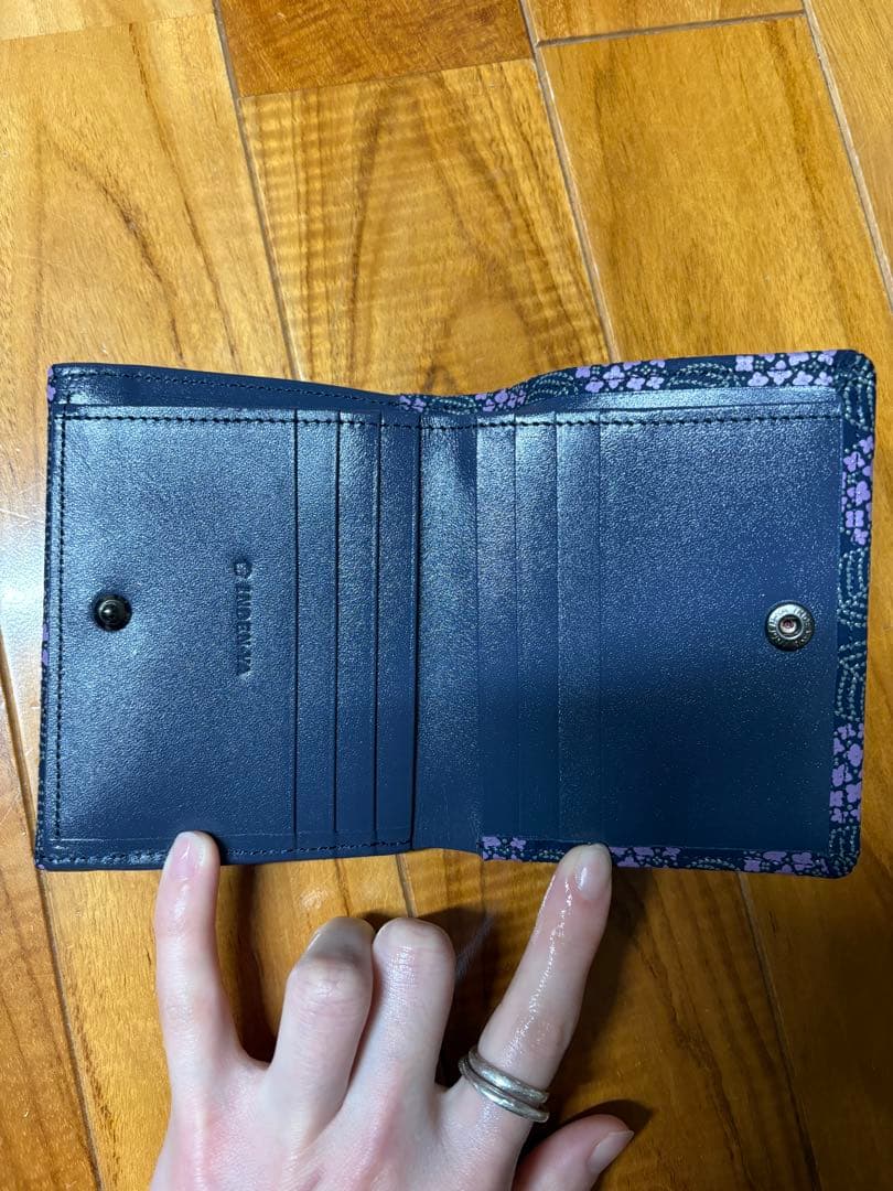 【新品】　印伝屋　インデンヤ　折り財布　あじさい　紫