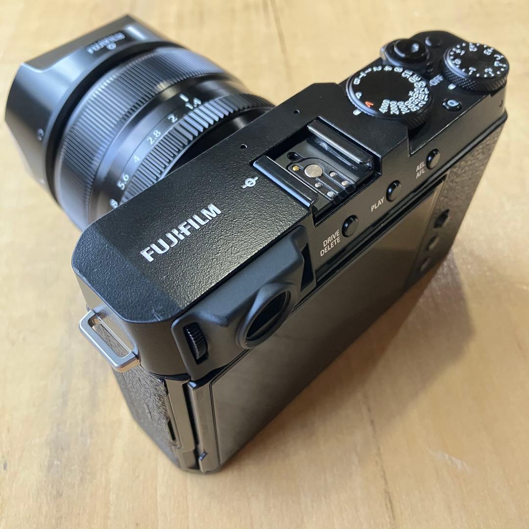 今週末まで FUJIFILM X-E4 ブラック & XF35mm F1.4