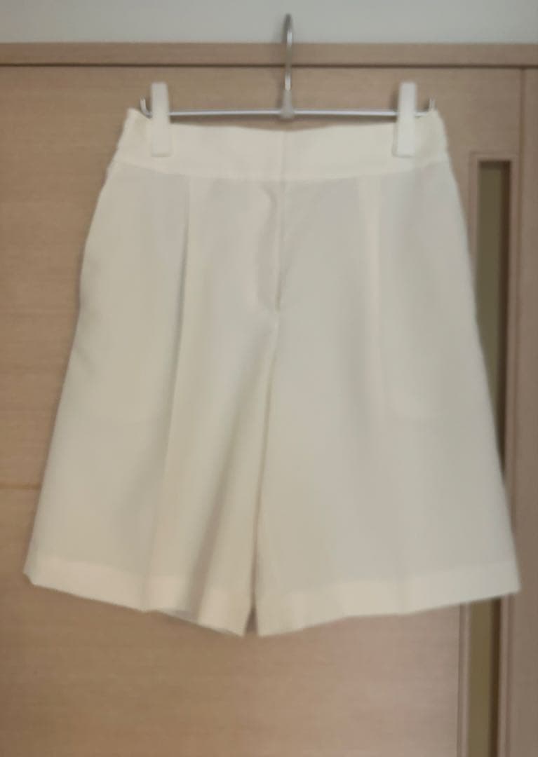 新品未使用タグ付き　井川遥　ロワン　loin. ショートパンツ