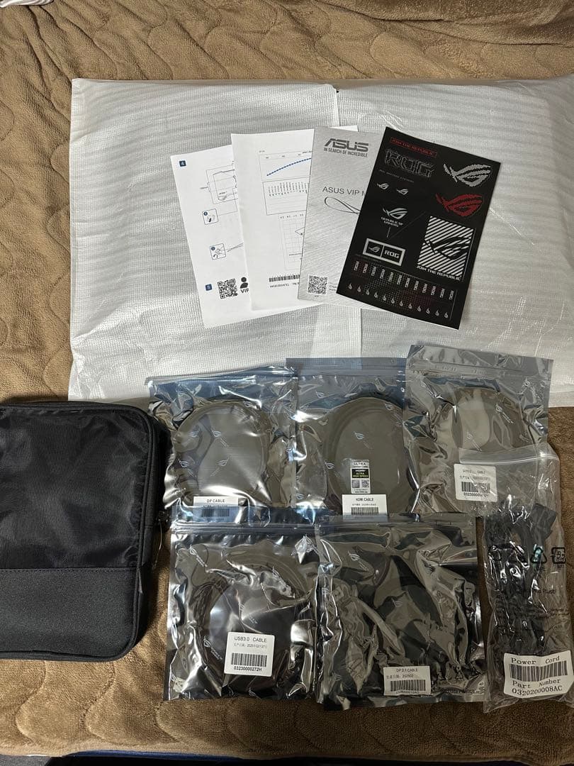 美品　ASUS ROG Swift OLED PG27UCDM　26.5インチ