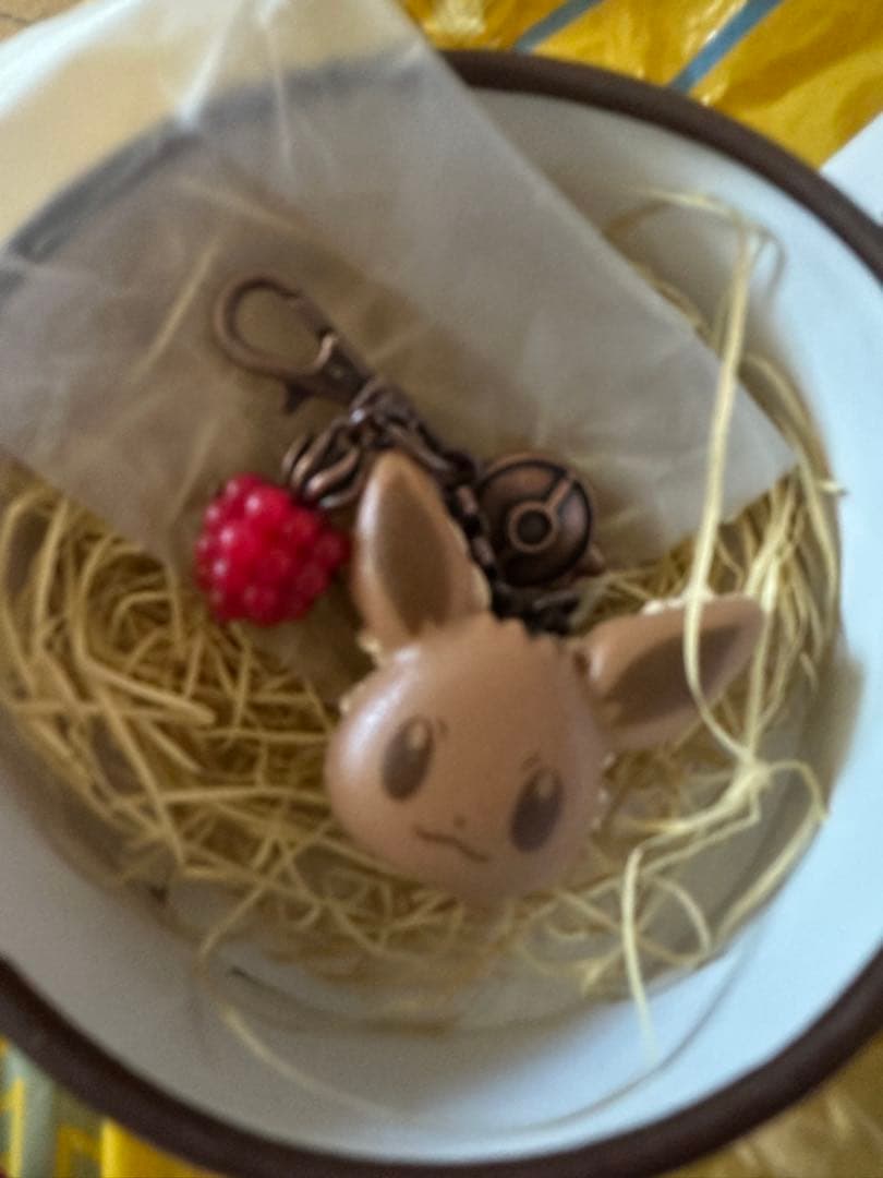 qpot キーホルダー　ポケモン　　イーブイ