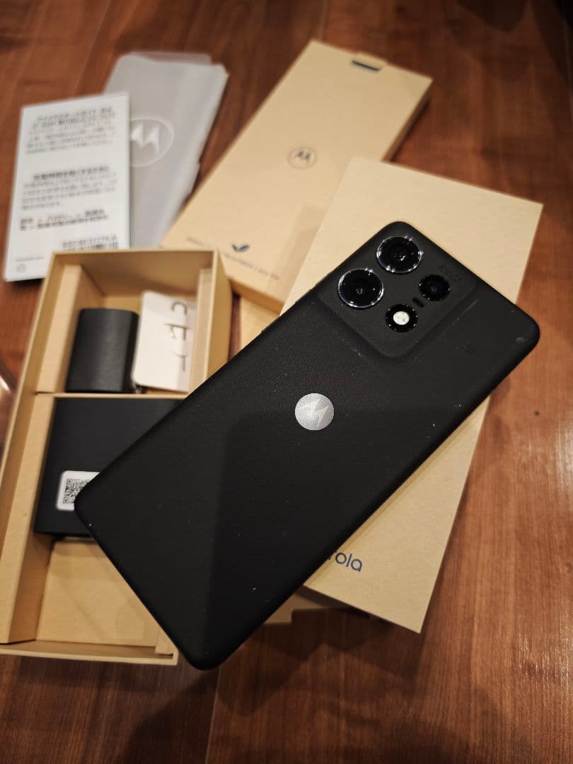 Motorola edge 50 Pro 本体、充電器付き SIMフリー