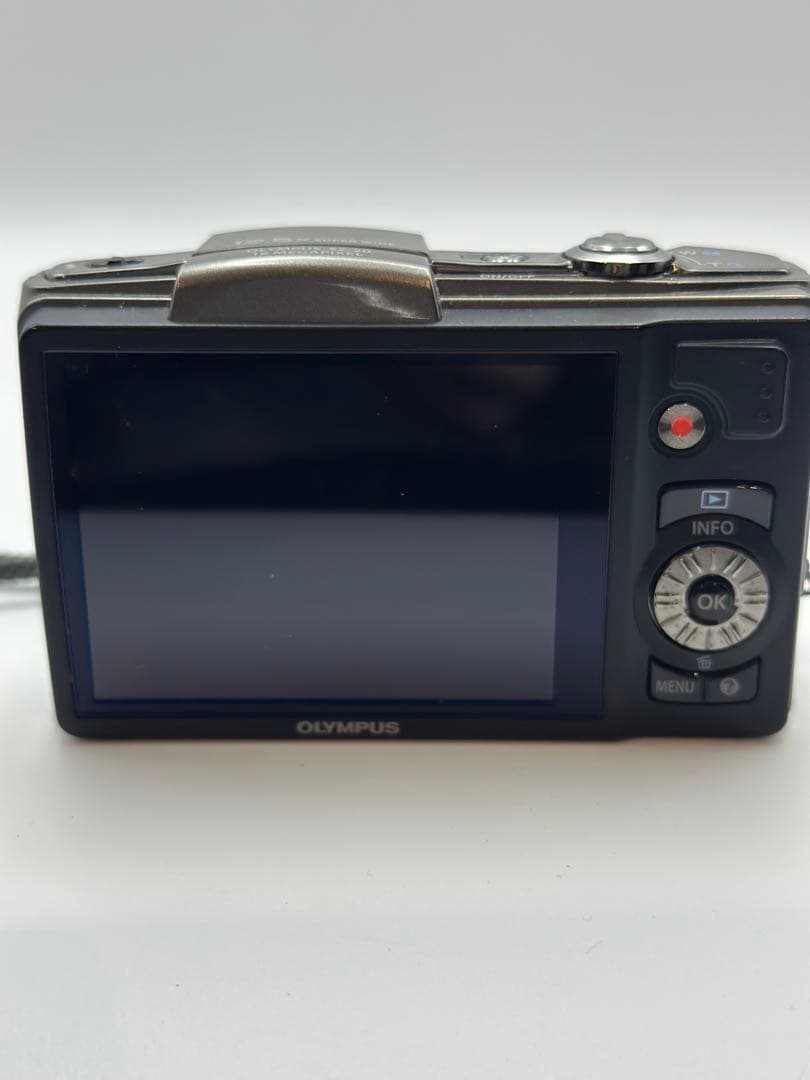 OLYMPUS 3D コンパクトデジタルカメラ 【ジャンク】