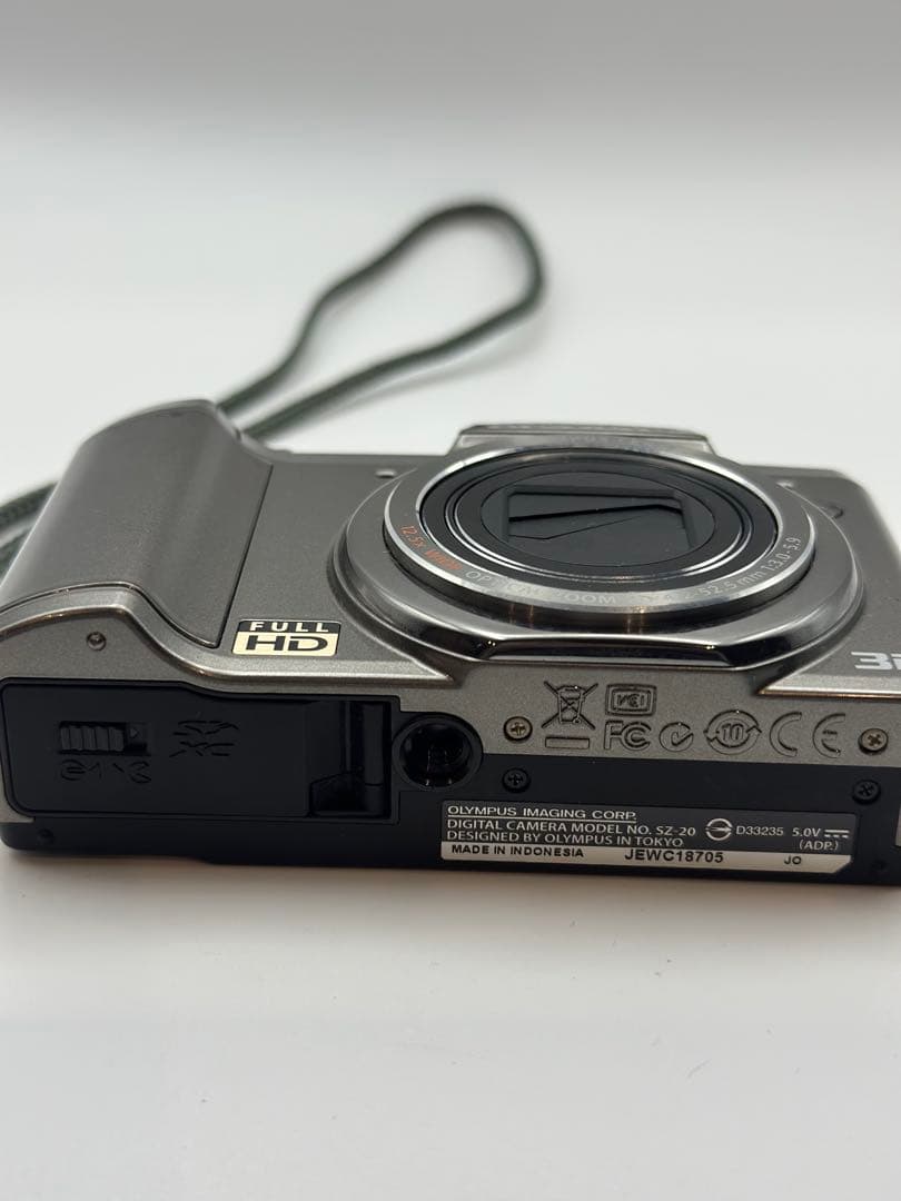 OLYMPUS 3D コンパクトデジタルカメラ 【ジャンク】