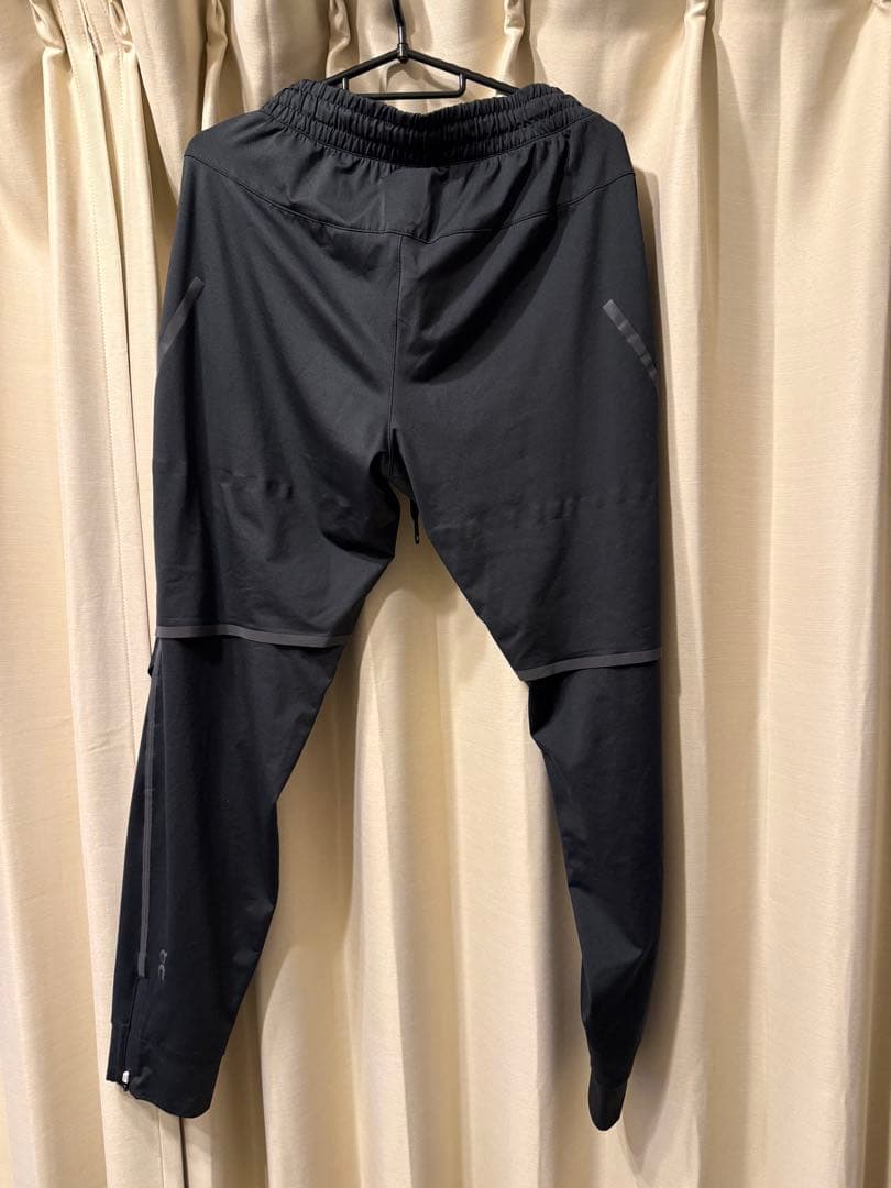 On ランニング Weather Jacket / Weather Pants