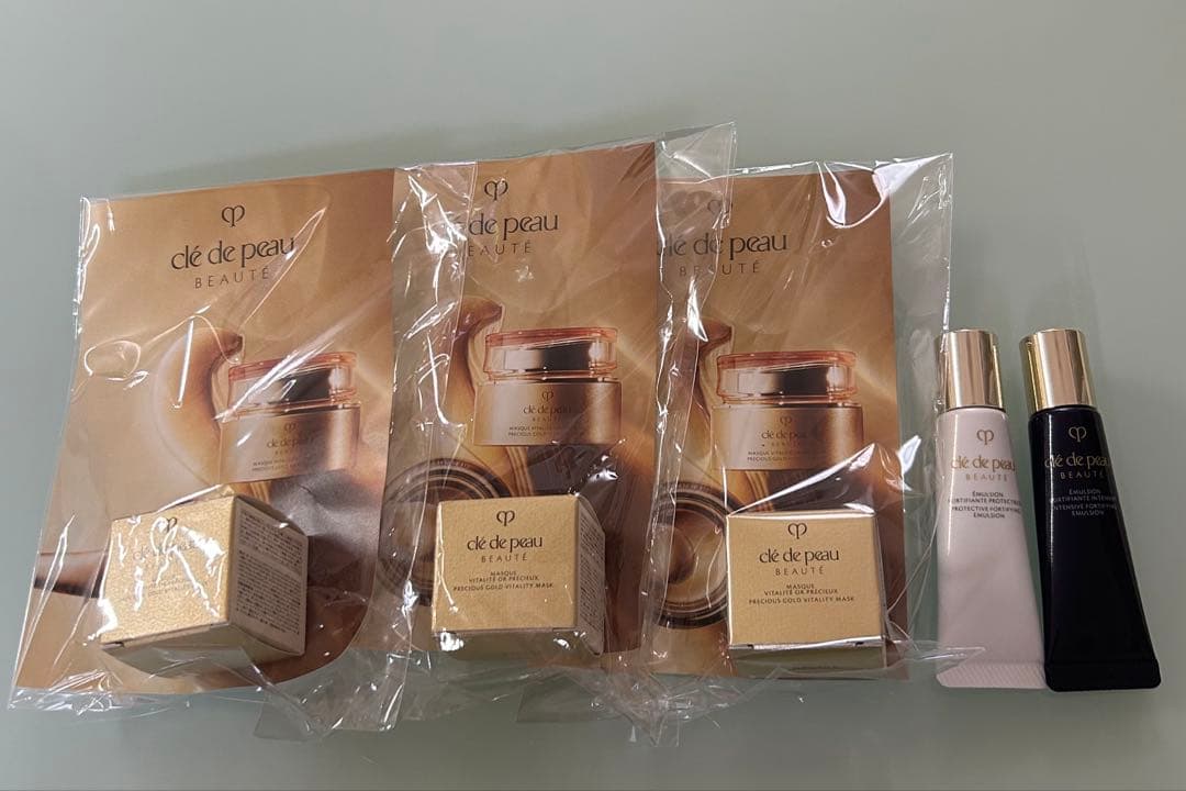 クレドポーボーテ プードルトランスパラントn M ライト スキンケアつき