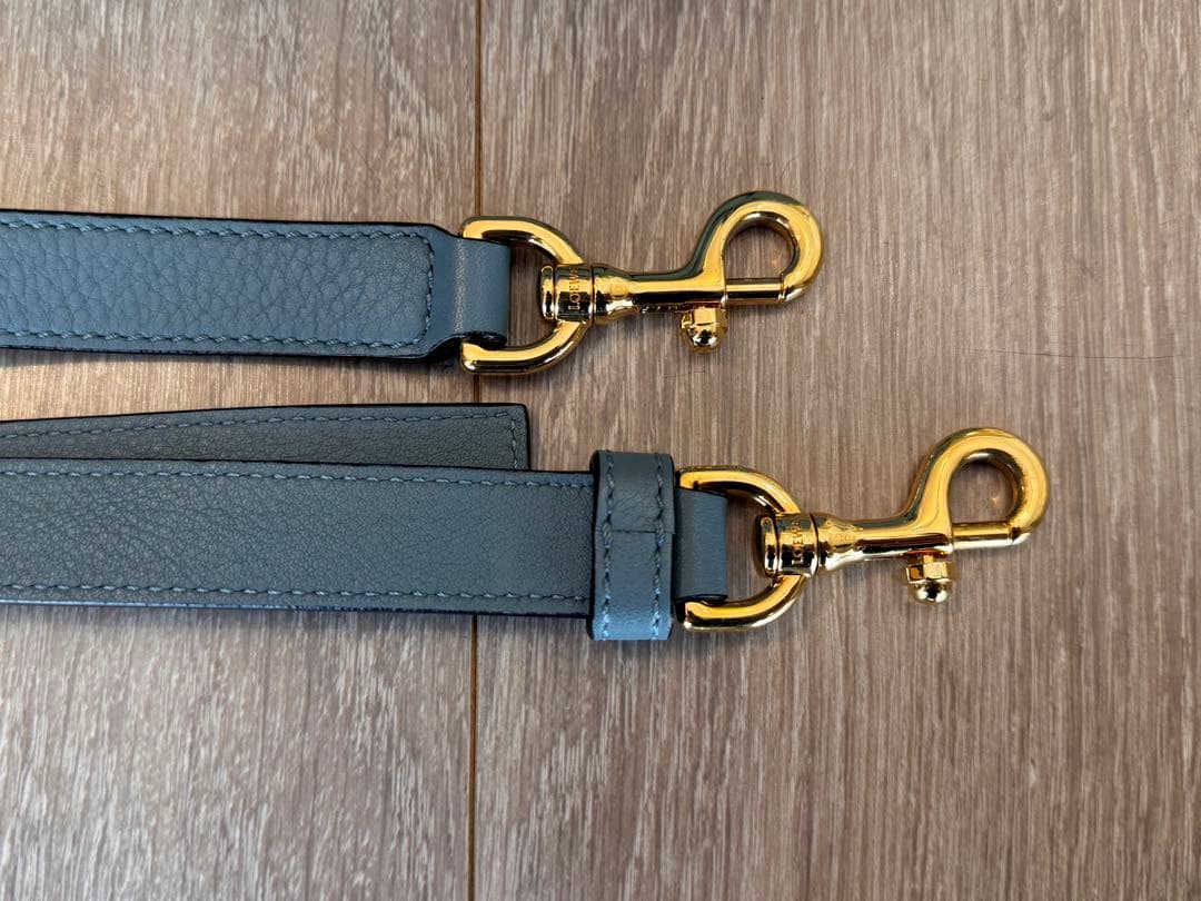 LOEWE アマソナ28 ブルー　水色　くすみブルー