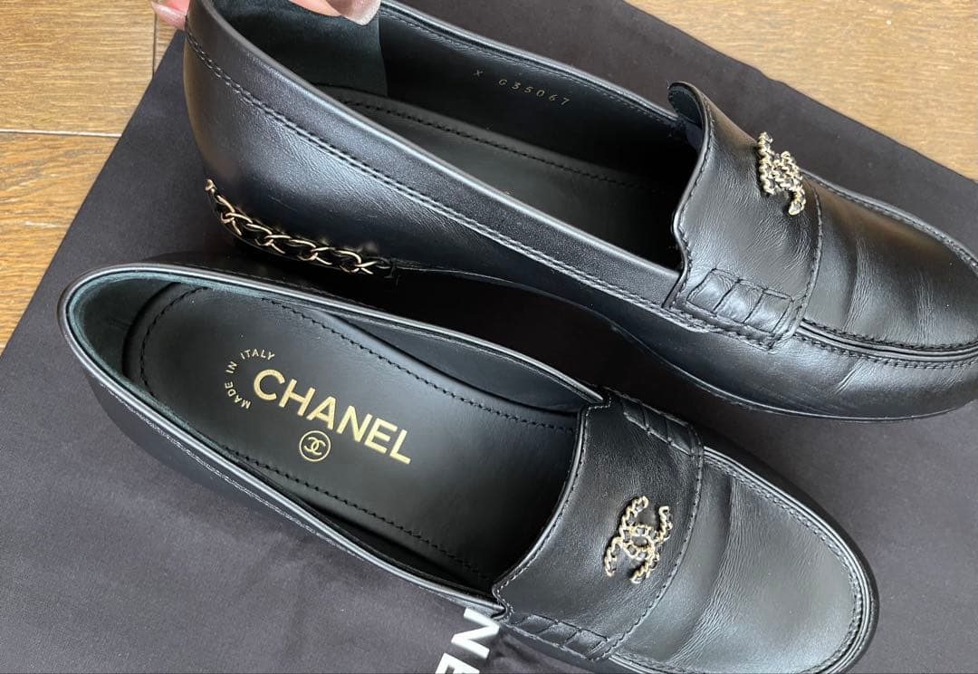 CHANEL ブラックローファー チェーン　39