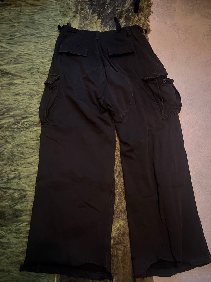 BALENCIAGA ユニセックス ブラックカーゴパンツ
