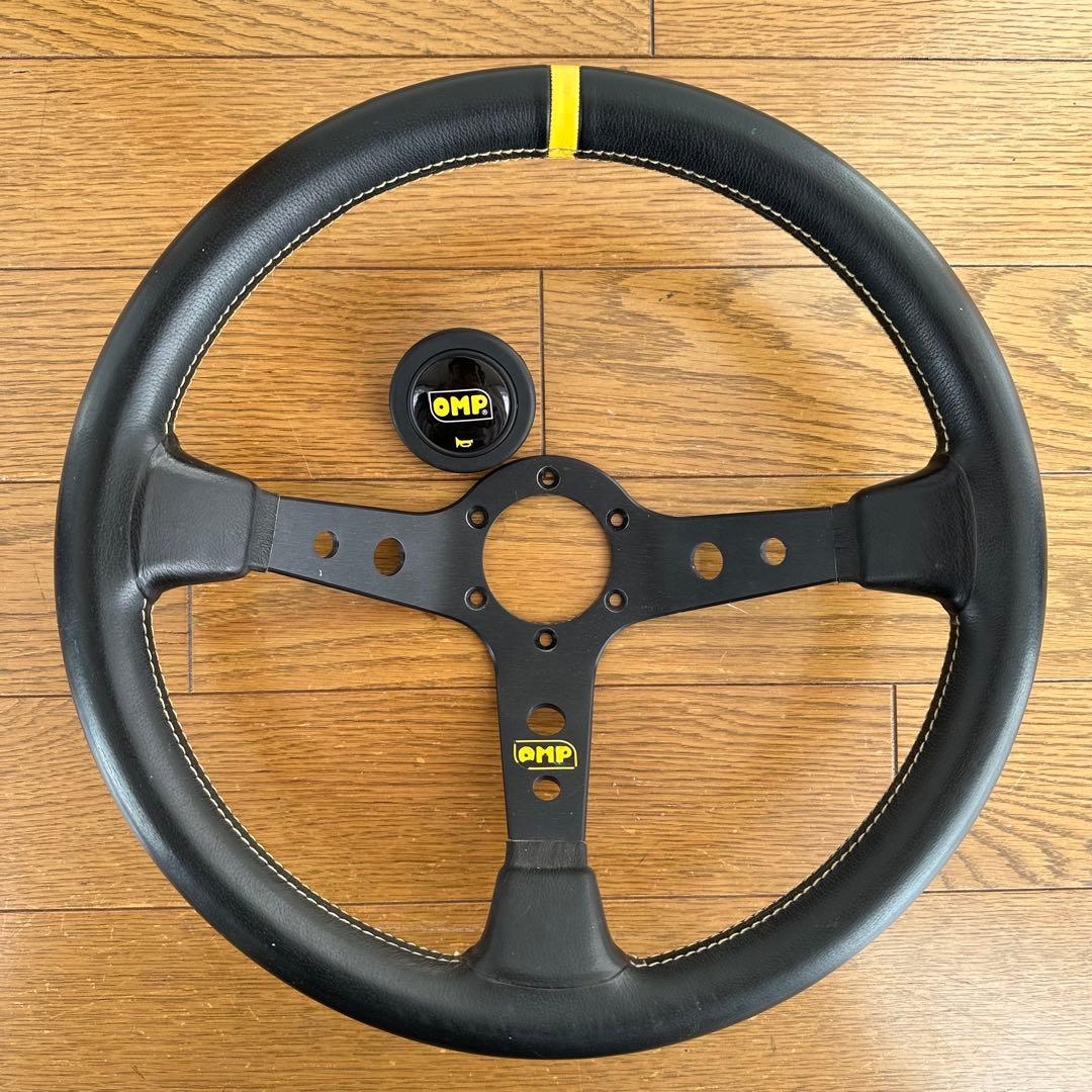 OMP ステアリング コルシカ ディープコーン レザー ホーンボタン付き