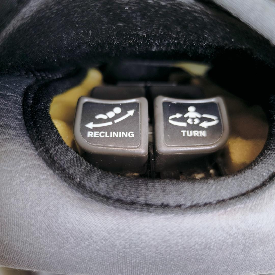 【美品】コンビ　チャイルドシート　新生児可　ISOFIX　エッグショック　回転式