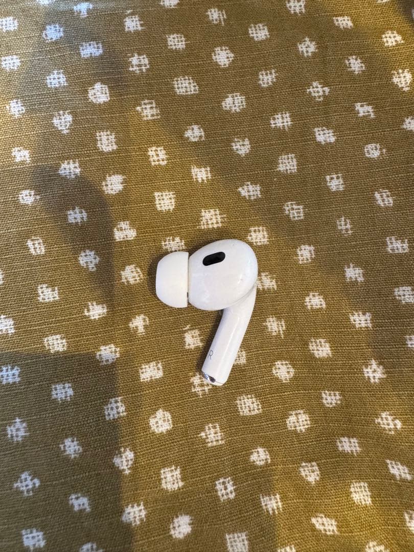 Apple AirPods Pro 第2世代　lightning 右耳　右側　右