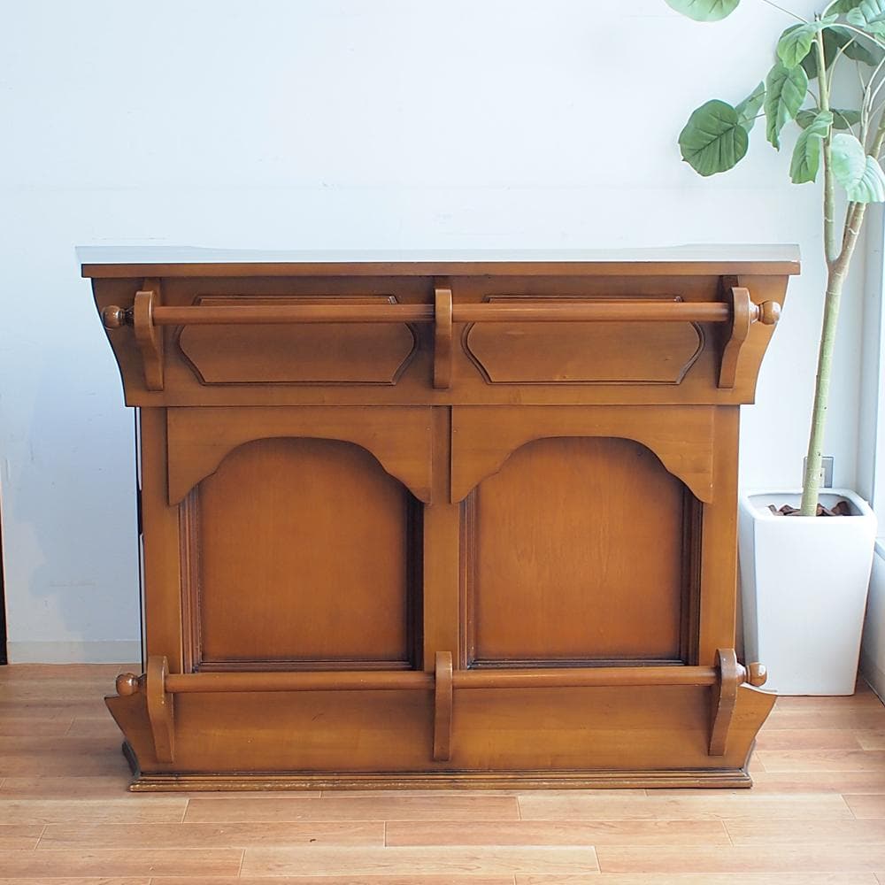 クラシカル バーカウンター アンティーク調 幅147cm 高さ102cm