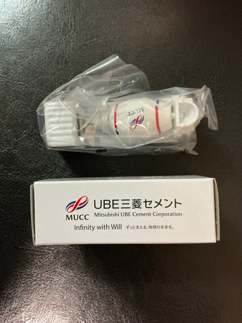 【新品未使用】トミカ非売品　UBE三菱セメントミキサー車