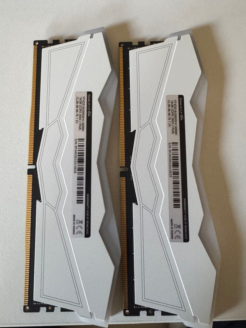 メモリー T-FORCE DELTA DDR5 32GB
