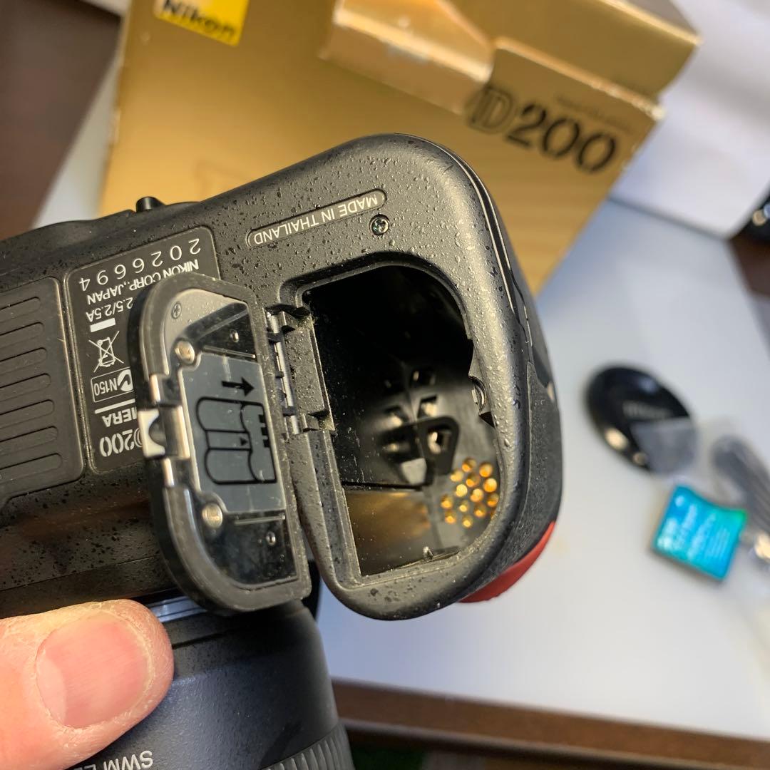 Nikon D200 デジタル一眼レフカメラ　ショット数2500枚弱