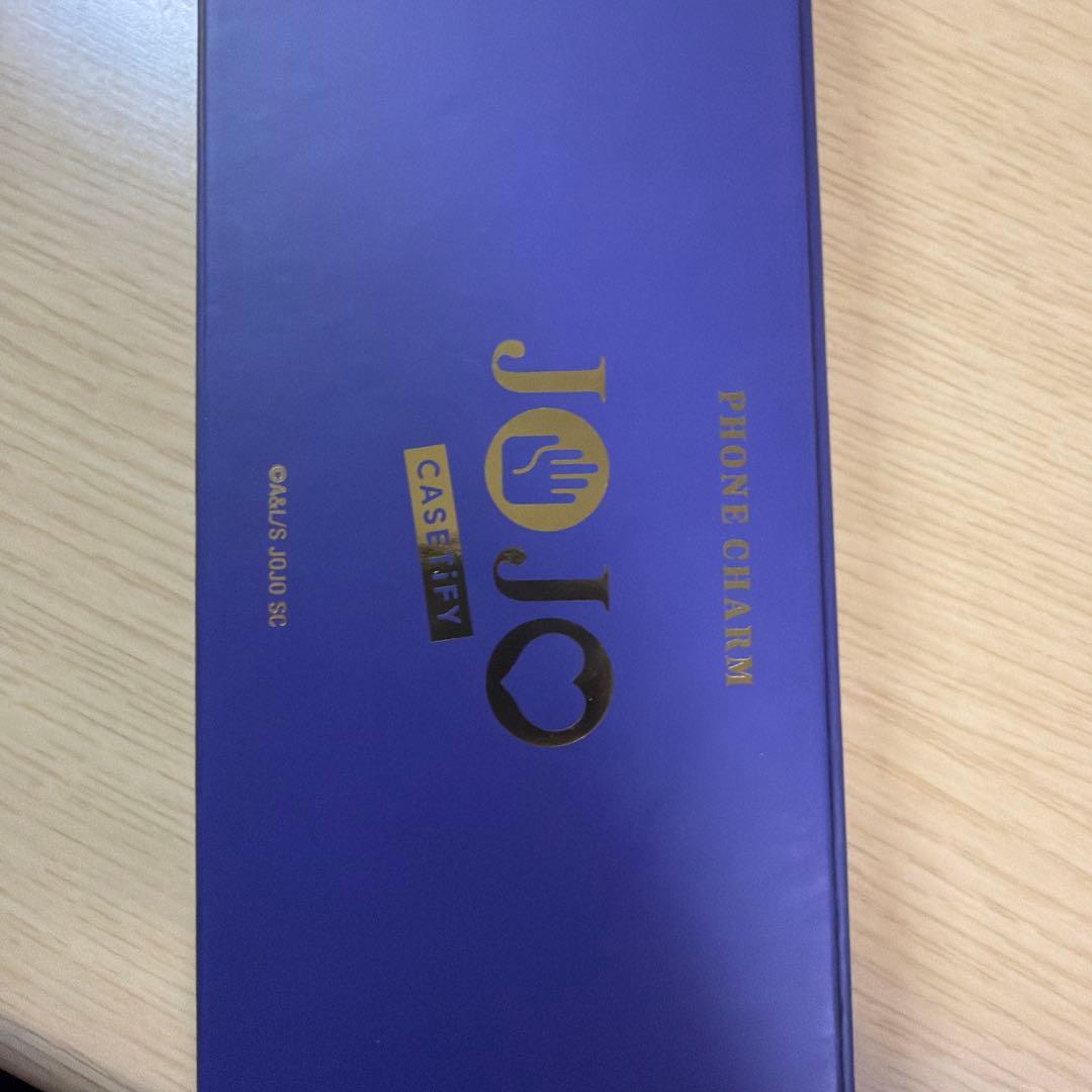 CASETIFY JOJO ゴールド チャーム付きアクセサリー