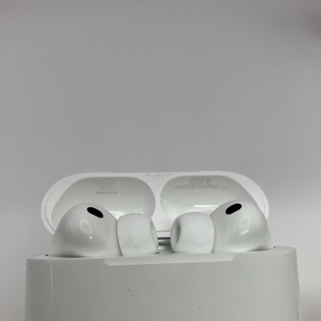 AirPods Pro3 本体 充電ケース付き【1】
