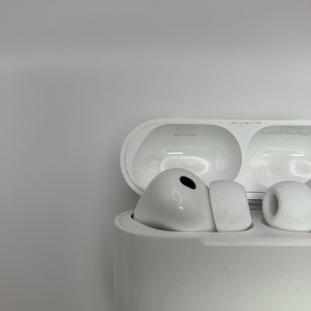AirPods Pro3 本体 充電ケース付き【1】
