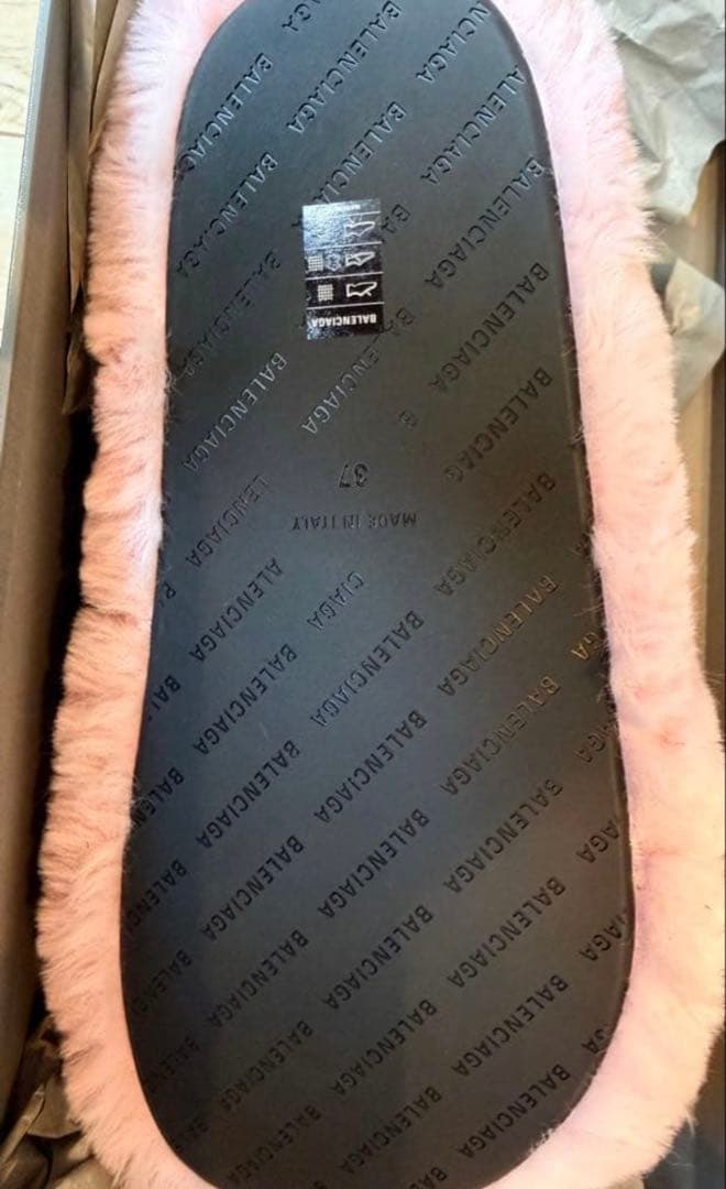 バレンシアガBALENCIAGA /フェイクファー サンダル