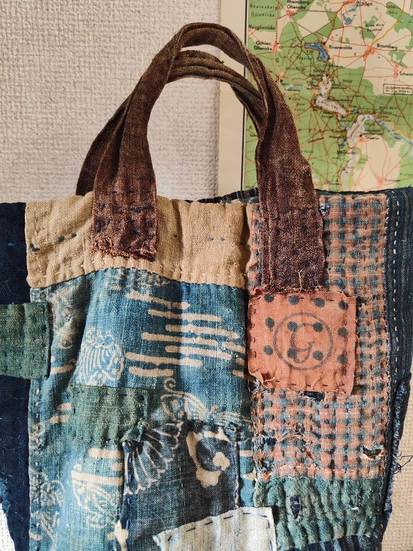 古い物語みたいな世界✝️bororemadebag