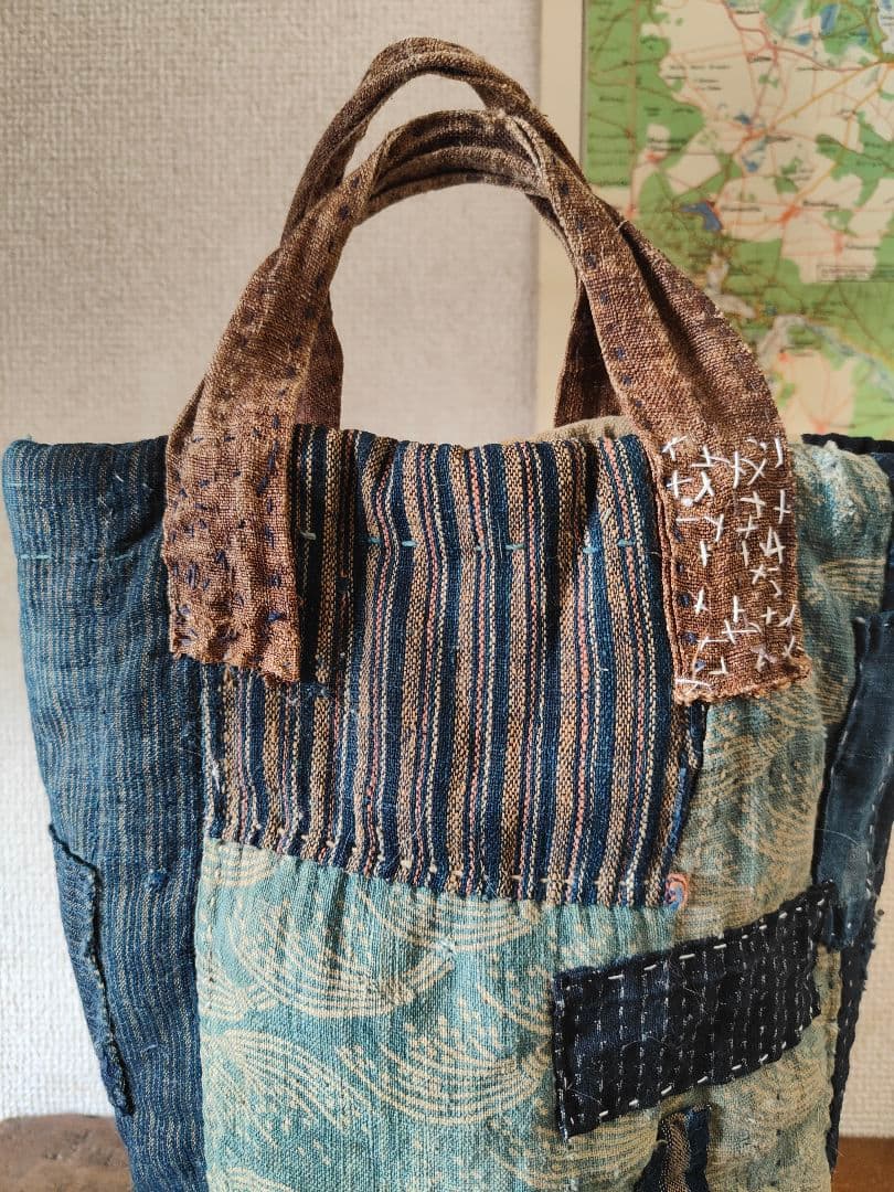 古い物語みたいな世界✝️bororemadebag