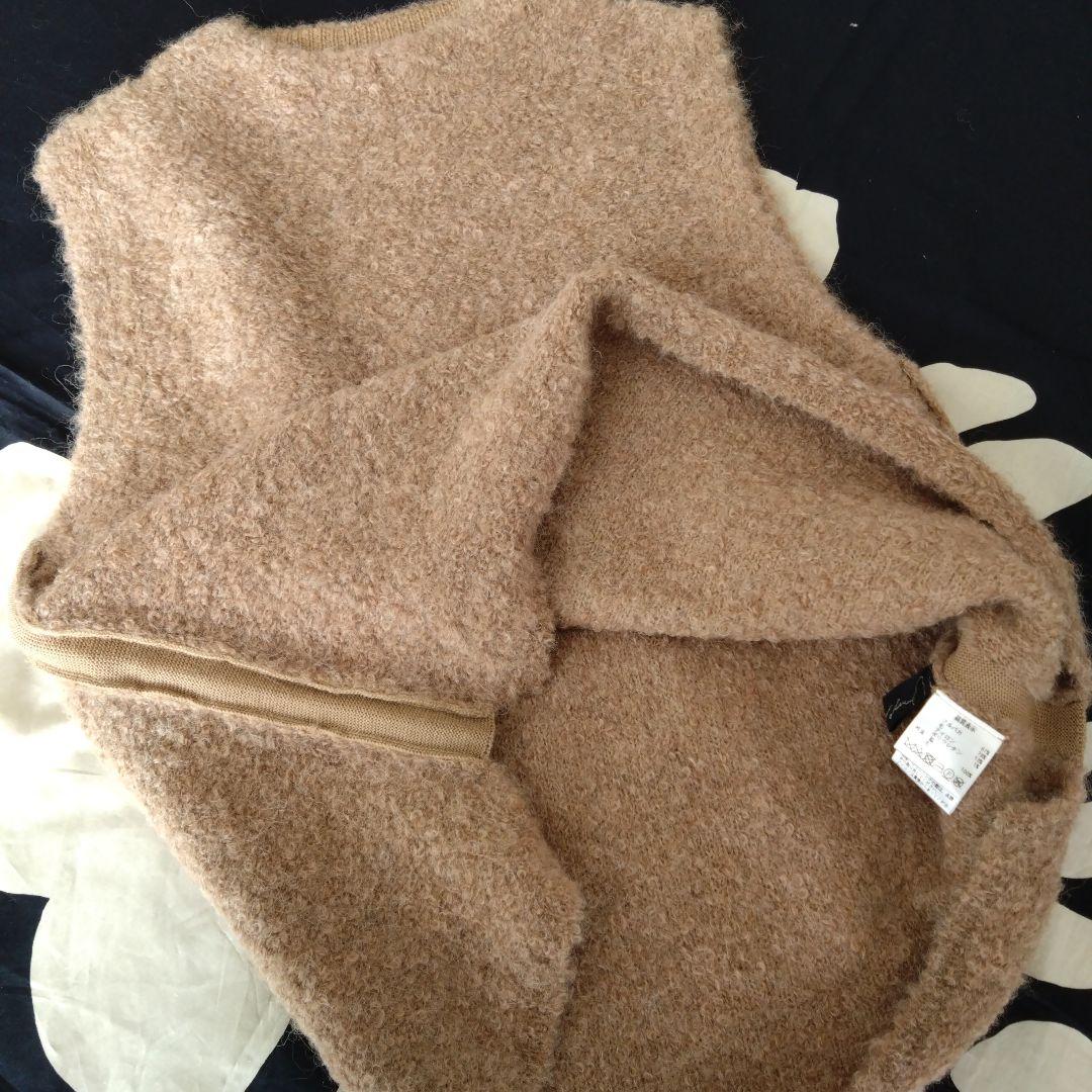 ⬛パラスパレスベージュ フワフワニットベスト 2024年