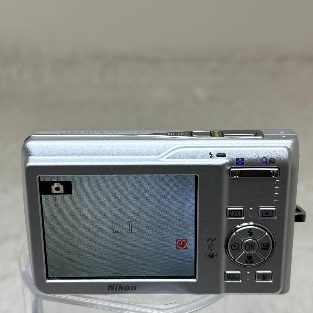 美品　Nikon カメラ　COOLPIX S200 充電器　箱　コンデジ　動作品