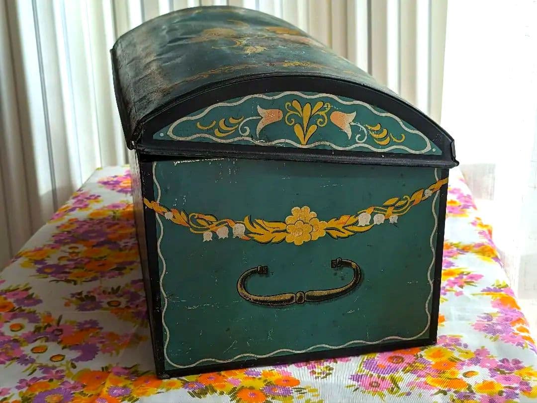 アンティーク　ティン缶　チョコレート＆キャンディボックス