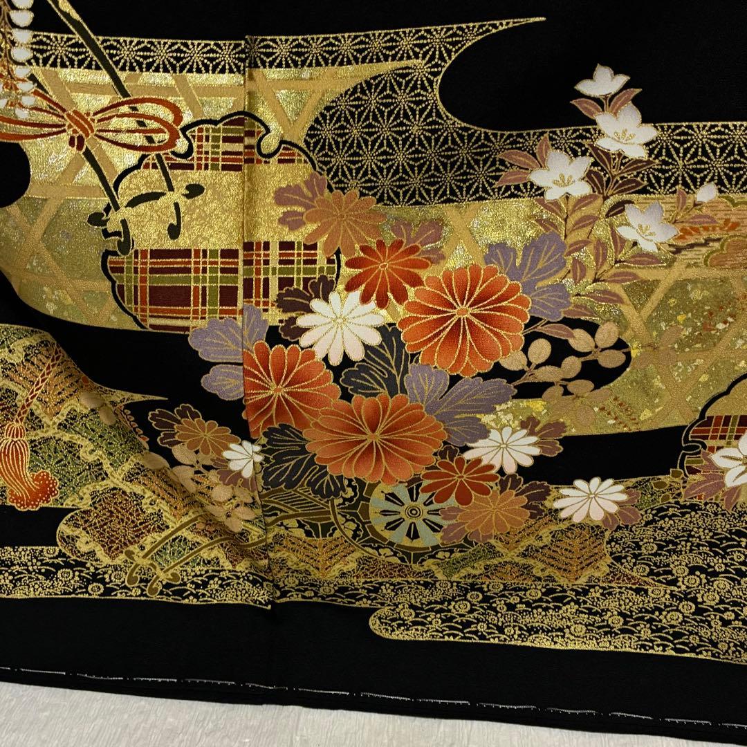 D71 黒留袖 花車 金駒刺繍 雪輪 正絹 着物 袷 しつけ糸付き未使用極美品