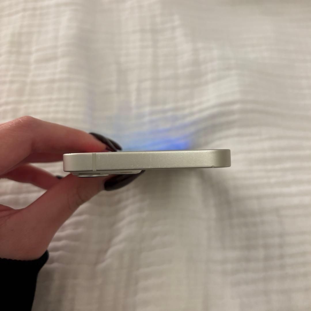 Apple iPhone 13 本体128GB スターライト