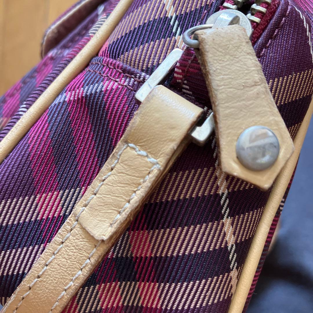 バーバリーブルーレーベル　チェック柄ショルダーバッグ　ボルドーピンク系