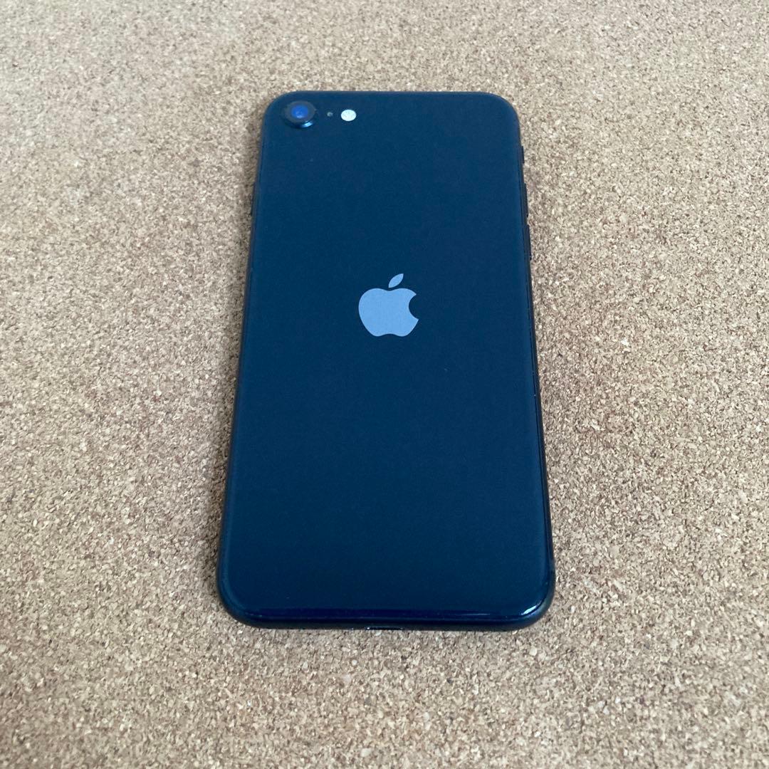 4057 美品☆電池新品☆iPhoneSE3 128GB SIMフリー☆