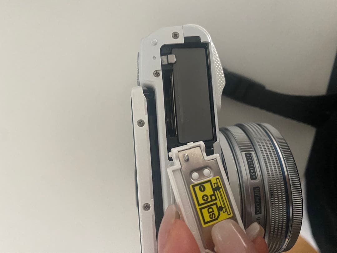 OLYMPUS PEN ホワイト