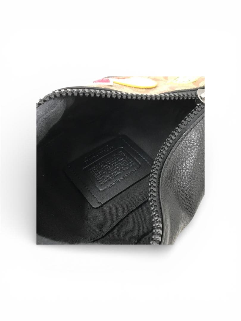 コラボ　コーチ COACH ピーナッツ スヌーピー　ワッペン付きウエストバッグ