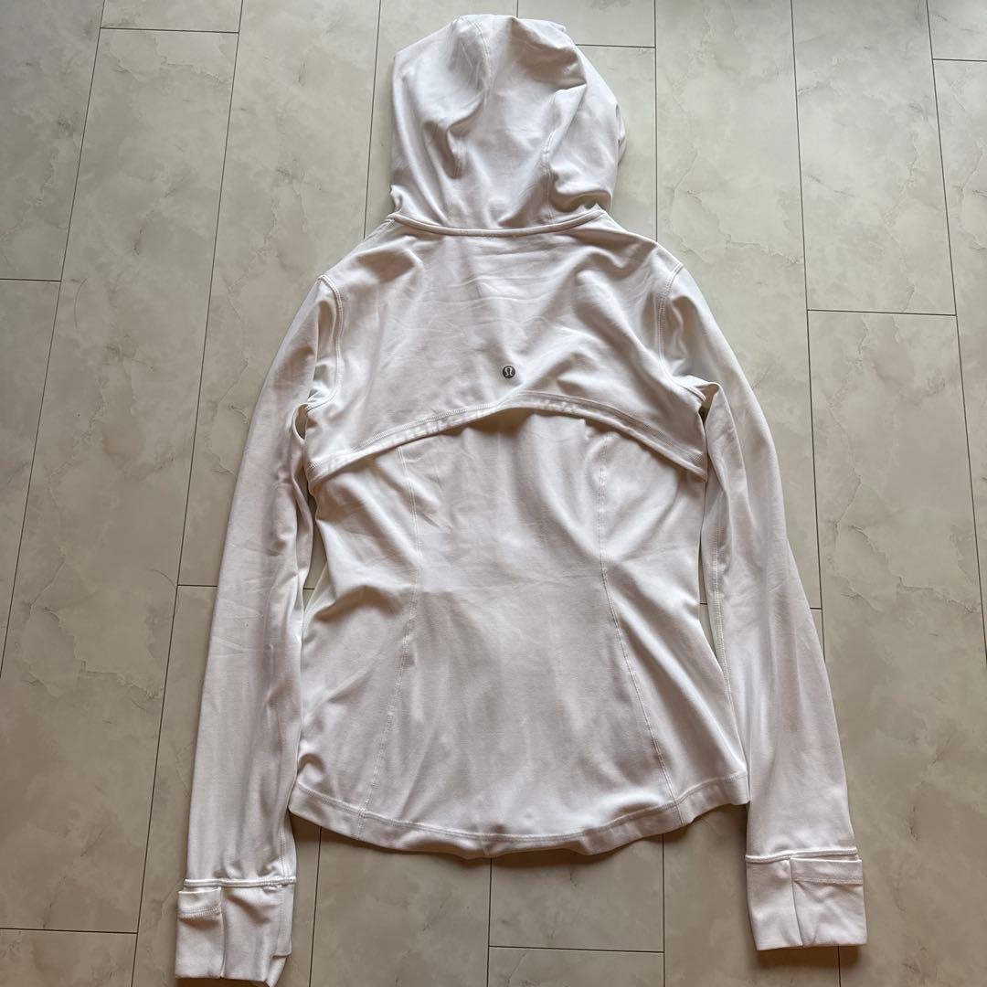 ルルレモン　nulu フード付きDefine Jacket 10