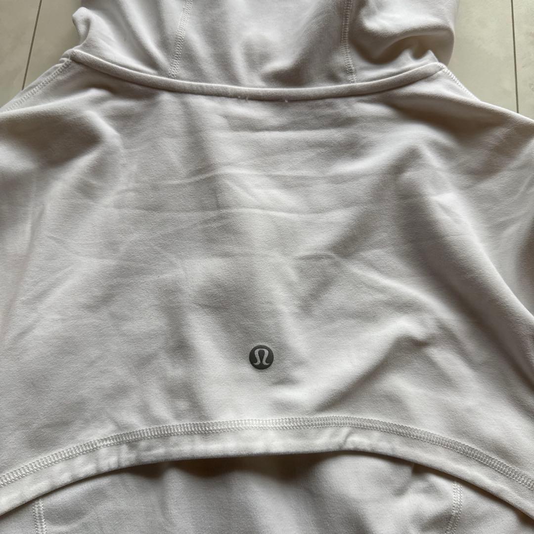 ルルレモン　nulu フード付きDefine Jacket 10