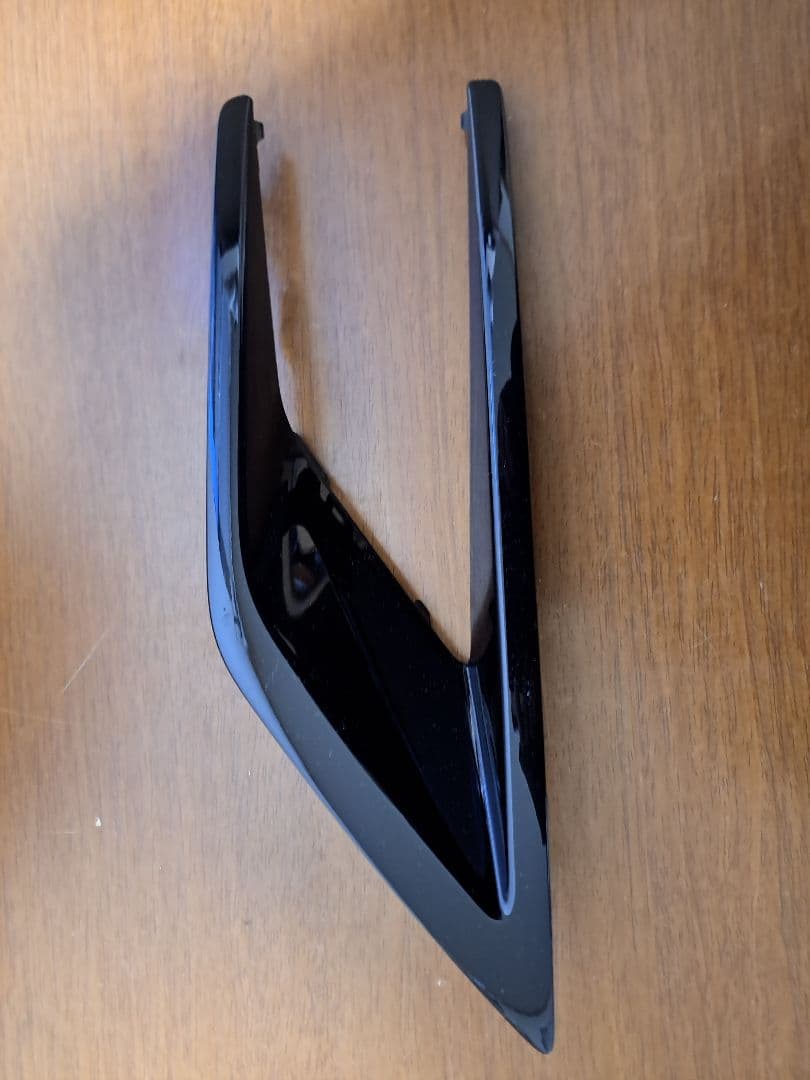 三菱デリカD5 フォグランプガーニッシュ