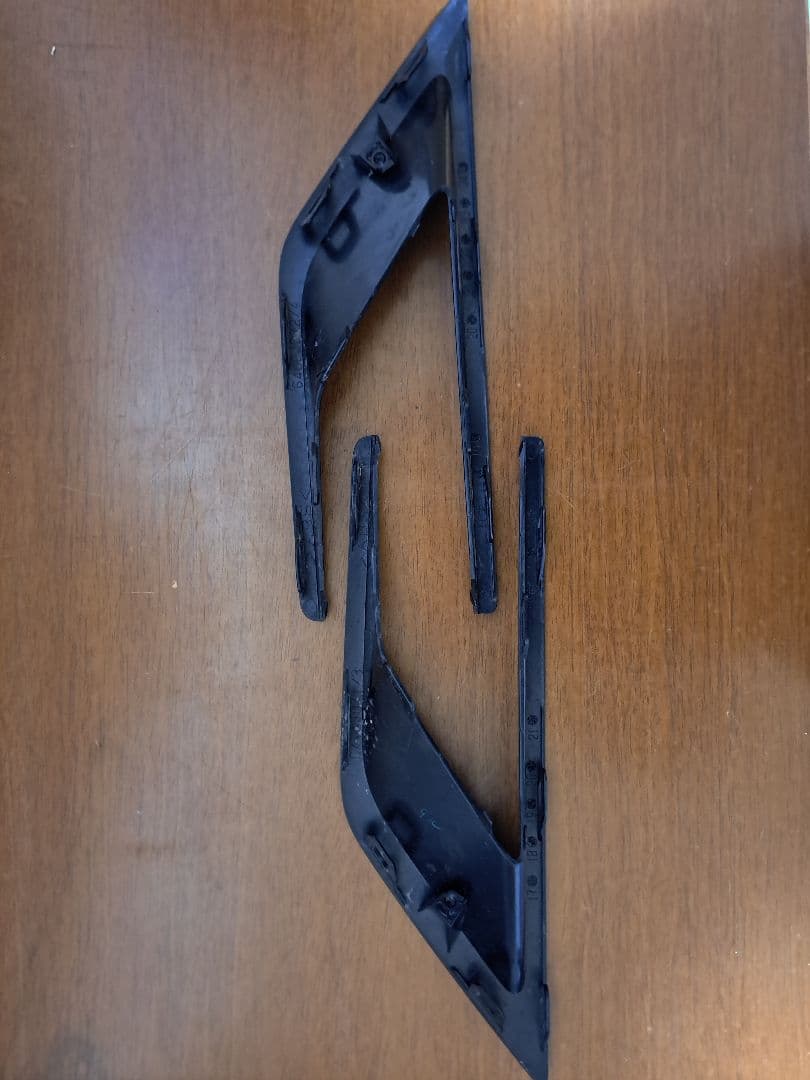 三菱デリカD5 フォグランプガーニッシュ