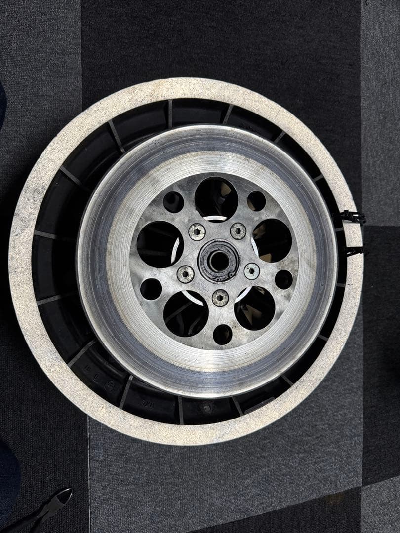 1982年式FLH ショベルヘッド　純正16インチキャストホイール前後セット