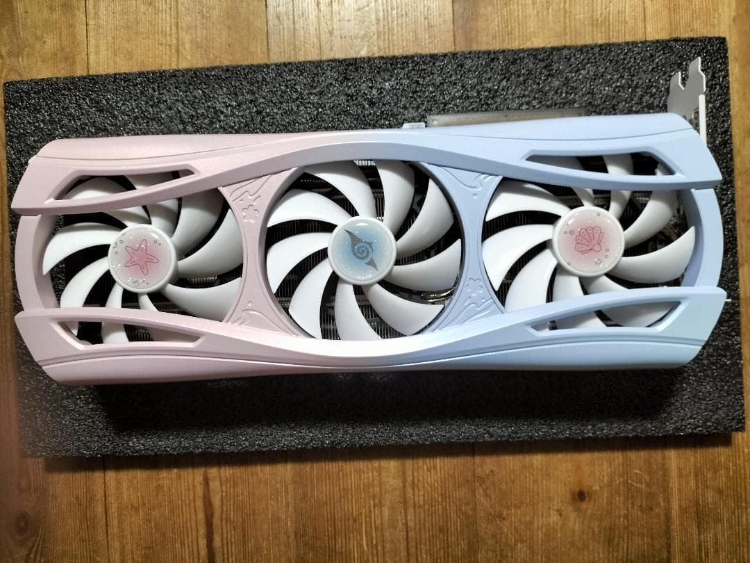 RADEON RX 9070XT　YESTON 櫻瞳水着