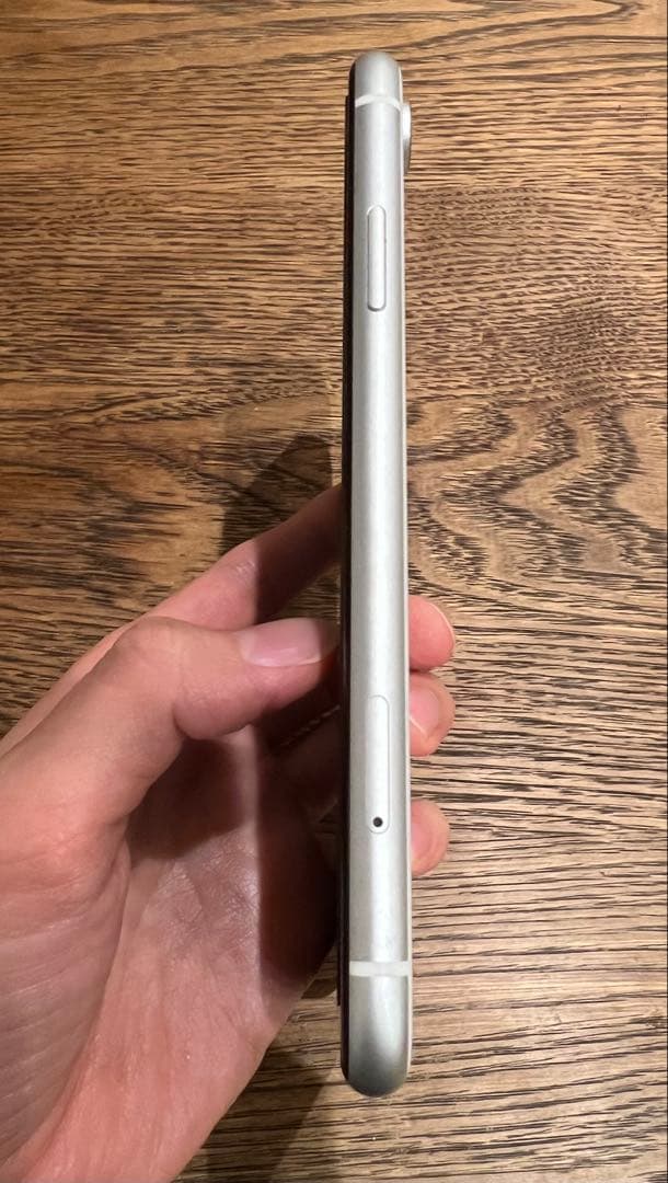 iPhone XR 128GB 86％ ホワイト　本体　美品